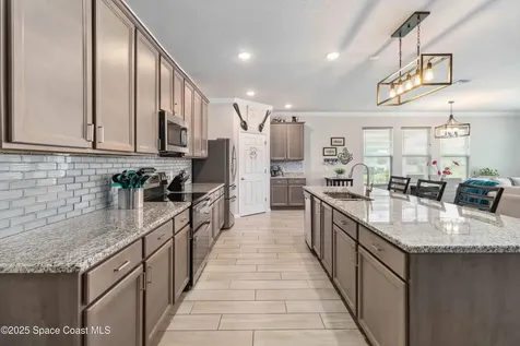 553 Cooper Court SW Palm Bay FL 32908