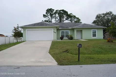 1048 Hunt Street NW Palm Bay FL 32907