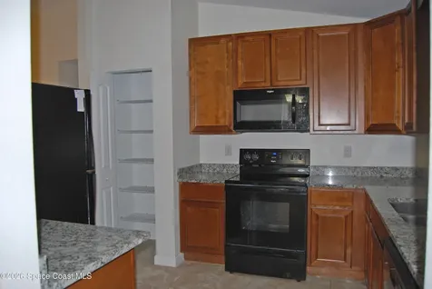 1048 Hunt Street NW Palm Bay FL 32907