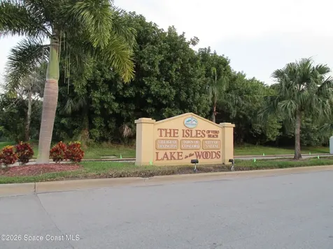 1930 Westminster Circle Vero Beach FL 32966