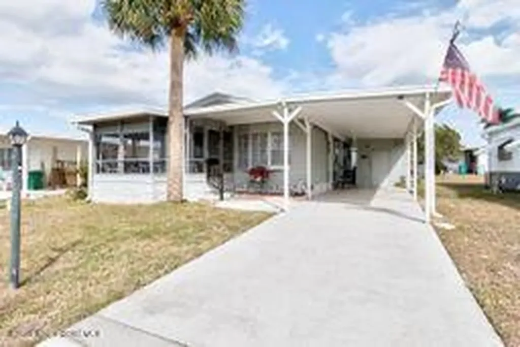 807 W Wren Circle W Barefoot Bay FL 32976