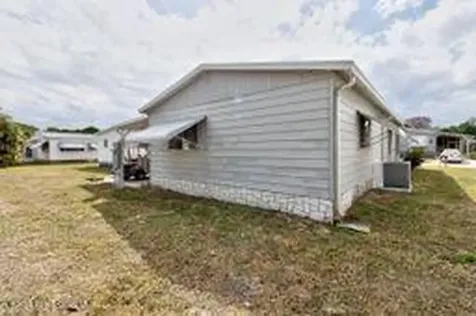 807 W Wren Circle W Barefoot Bay FL 32976