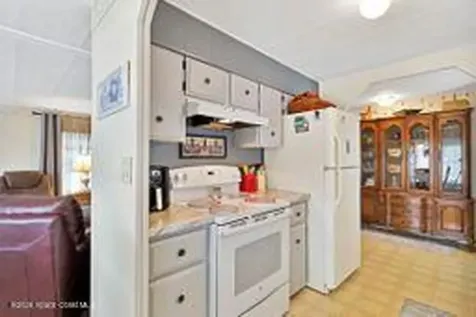 807 W Wren Circle W Barefoot Bay FL 32976