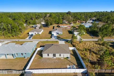 714 Daysland Avenue SW Palm Bay FL 32908
