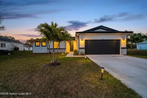 207 Bellbrook Street SE Palm Bay FL 32909