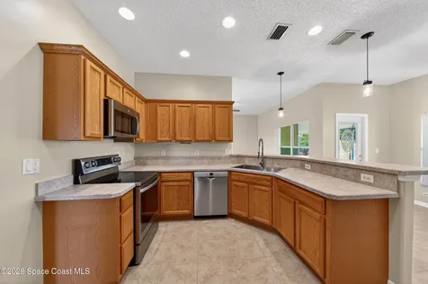 1837 Vauxhall Street NW Palm Bay FL 32907
