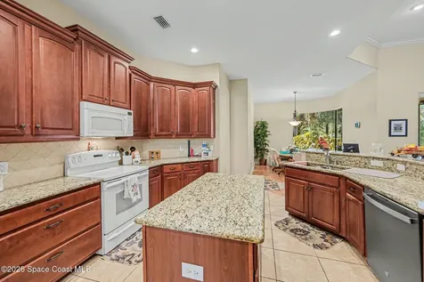 537 Acacia Avenue Melbourne FL 32904