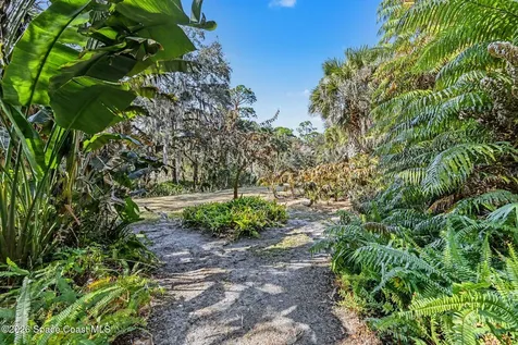 537 Acacia Avenue Melbourne FL 32904