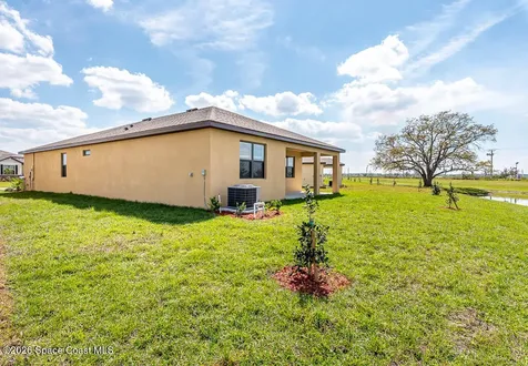 1863 Farmhouse Road SE Palm Bay FL 32909