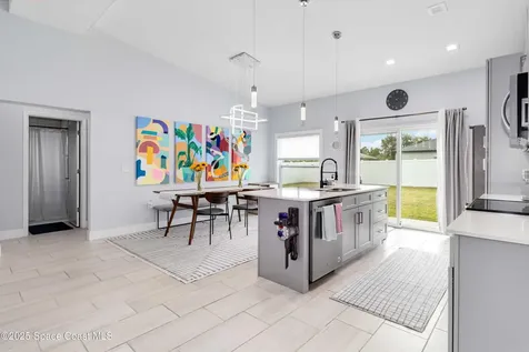 2840 Fontainebleau Avenue SE Palm Bay FL 32909
