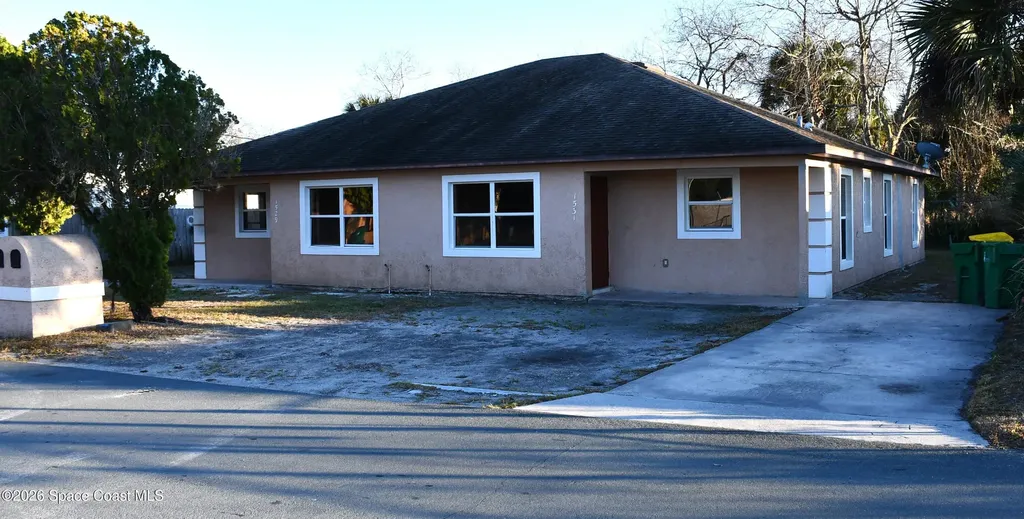 1529, 1531 Paradise Lane Cocoa FL 32922