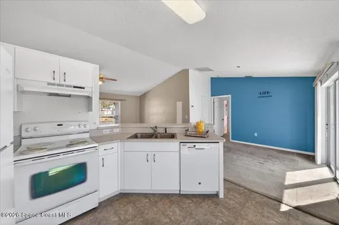 132 Hilton Avenue NW Palm Bay FL 32907