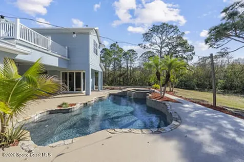 2205 Arnold Lane Malabar FL 32950