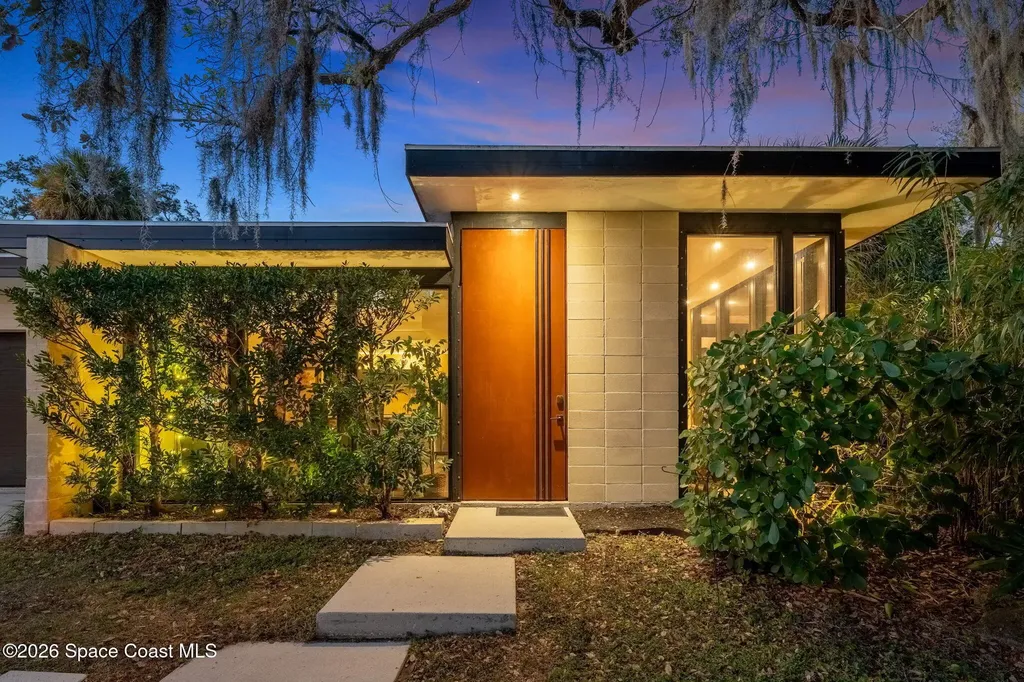 548 Old Oak Street Melbourne FL 32904