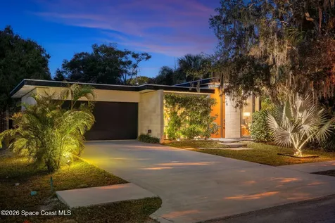 548 Old Oak Street Melbourne FL 32904