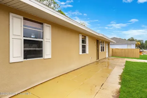 215 Hagerstown Street SW Palm Bay FL 32908