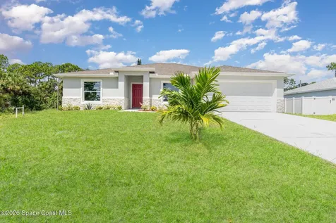 1526 Holcomb Street NW Palm Bay FL 32907