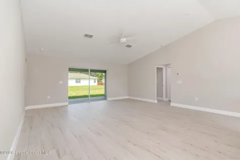 1526 Holcomb Street NW Palm Bay FL 32907