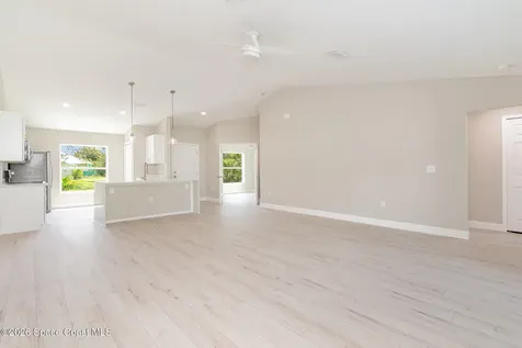 1526 Holcomb Street NW Palm Bay FL 32907