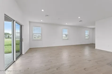926 Castleford Avenue NE Palm Bay FL 32905