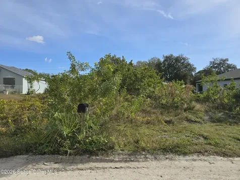8016 104th Court Vero Beach FL 32967