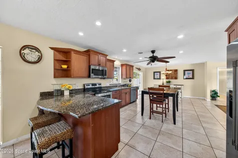 560 Glenwood Avenue Satellite Beach FL 32937