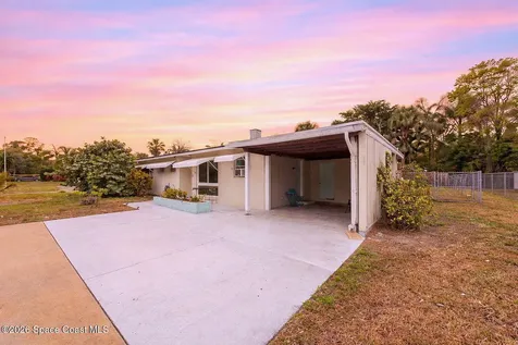 1705 24th Avenue Vero Beach FL 32960