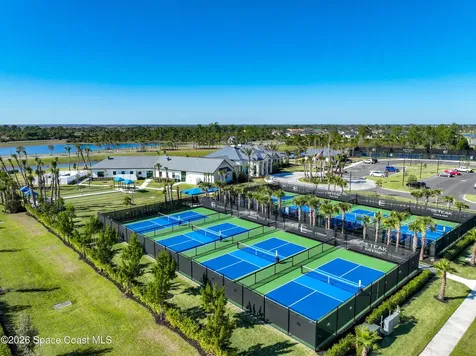 821 Antibes Court NW Palm Bay FL 32907