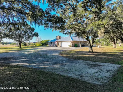 2940 Flounder Creek Road Mims FL 32754