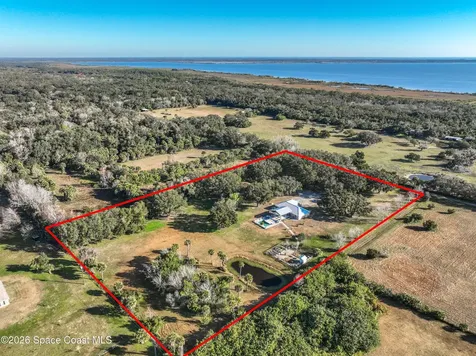 2940 Flounder Creek Road Mims FL 32754