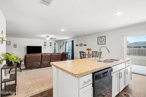 1986 Waukesha Avenue SE Palm Bay FL 32909