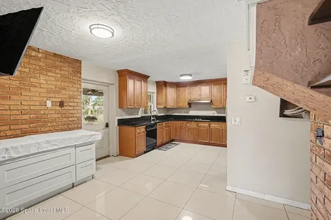 4950 Country Place Grant FL 32949