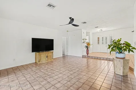 4950 Country Place Grant FL 32949