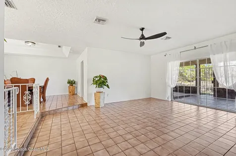 4950 Country Place Grant FL 32949