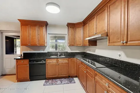 4950 Country Place Grant FL 32949