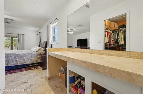 4950 Country Place Grant FL 32949