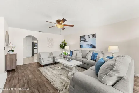 175 Via De La Reina Merritt Island FL 32953