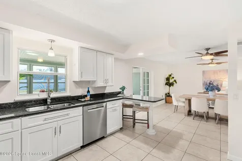 175 Via De La Reina Merritt Island FL 32953