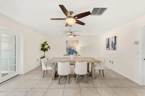 175 Via De La Reina Merritt Island FL 32953