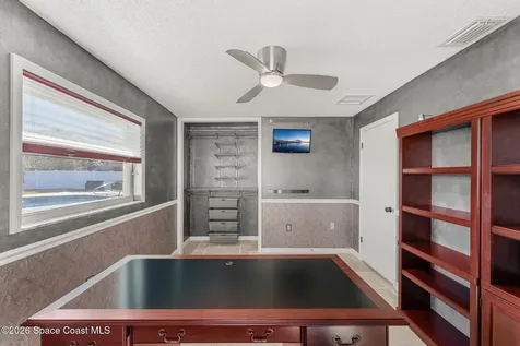 175 Via De La Reina Merritt Island FL 32953