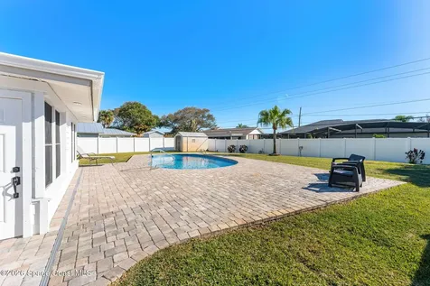 175 Via De La Reina Merritt Island FL 32953