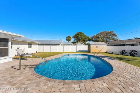175 Via De La Reina Merritt Island FL 32953