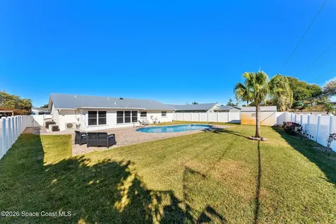 175 Via De La Reina Merritt Island FL 32953