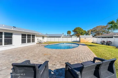 175 Via De La Reina Merritt Island FL 32953