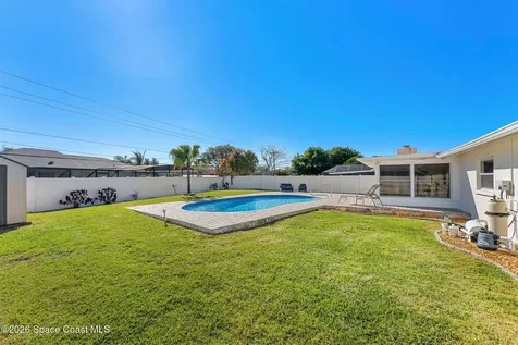 175 Via De La Reina Merritt Island FL 32953
