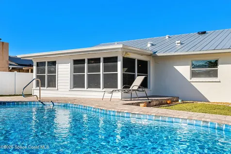 175 Via De La Reina Merritt Island FL 32953