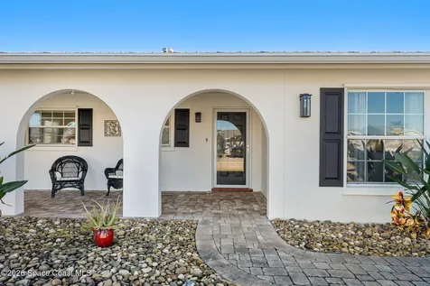 175 Via De La Reina Merritt Island FL 32953