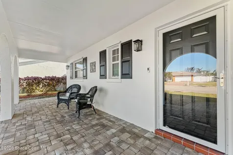 175 Via De La Reina Merritt Island FL 32953