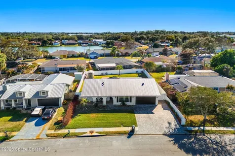 175 Via De La Reina Merritt Island FL 32953