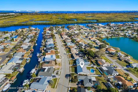 175 Via De La Reina Merritt Island FL 32953